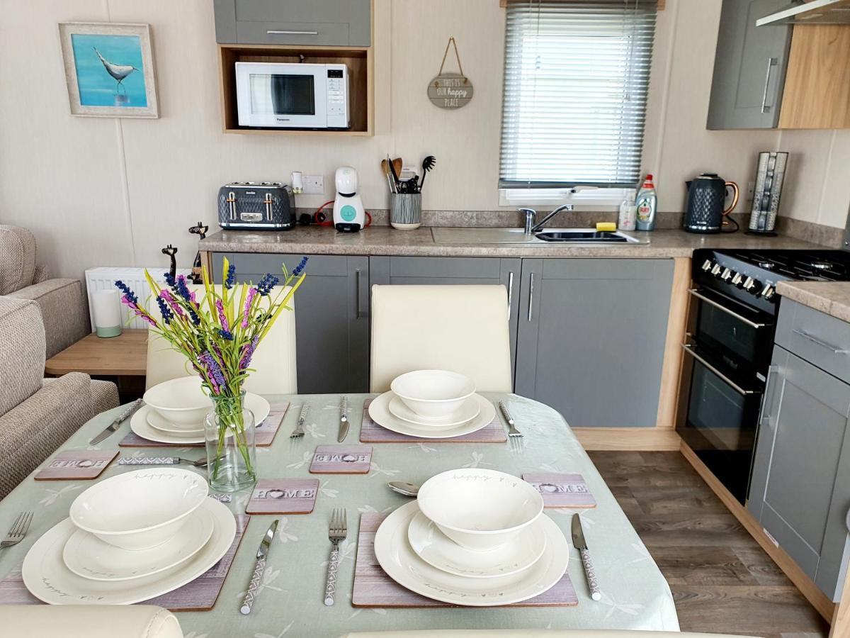 Premium Accommodation With Luxury Hot-Tub And Decking Area, Near Fantasy Island Ingoldmells Værelse billede